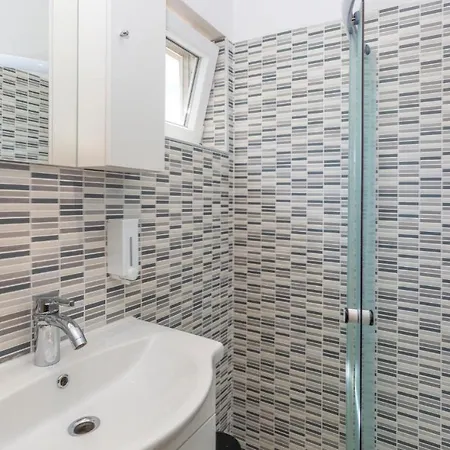 Awesome In 1 With Wifi Appartement *
