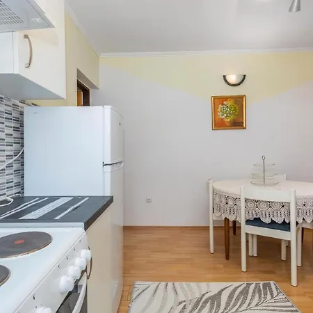 Awesome In 1 With Wifi Appartement